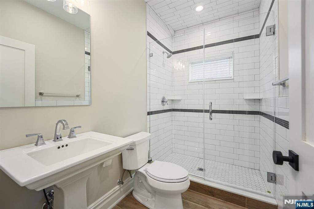 4 Bedroom Single Family Home/House's Image 19