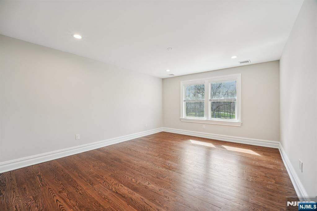 4 Bedroom Single Family Home/House's Image 23