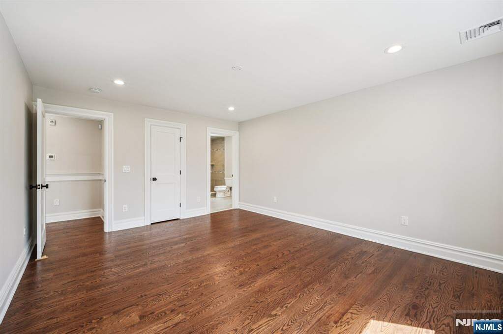 4 Bedroom Single Family Home/House's Image 25