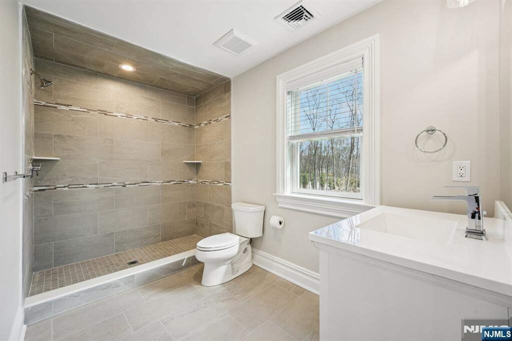 4 Bedroom Single Family Home/House's Image 26
