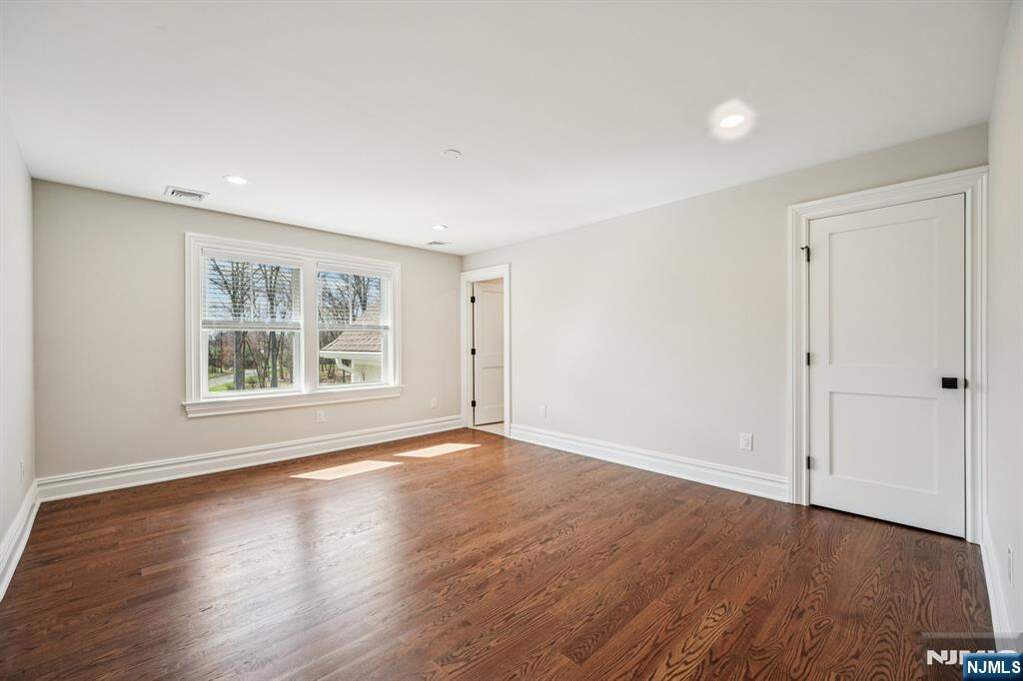 4 Bedroom Single Family Home/House's Image 31