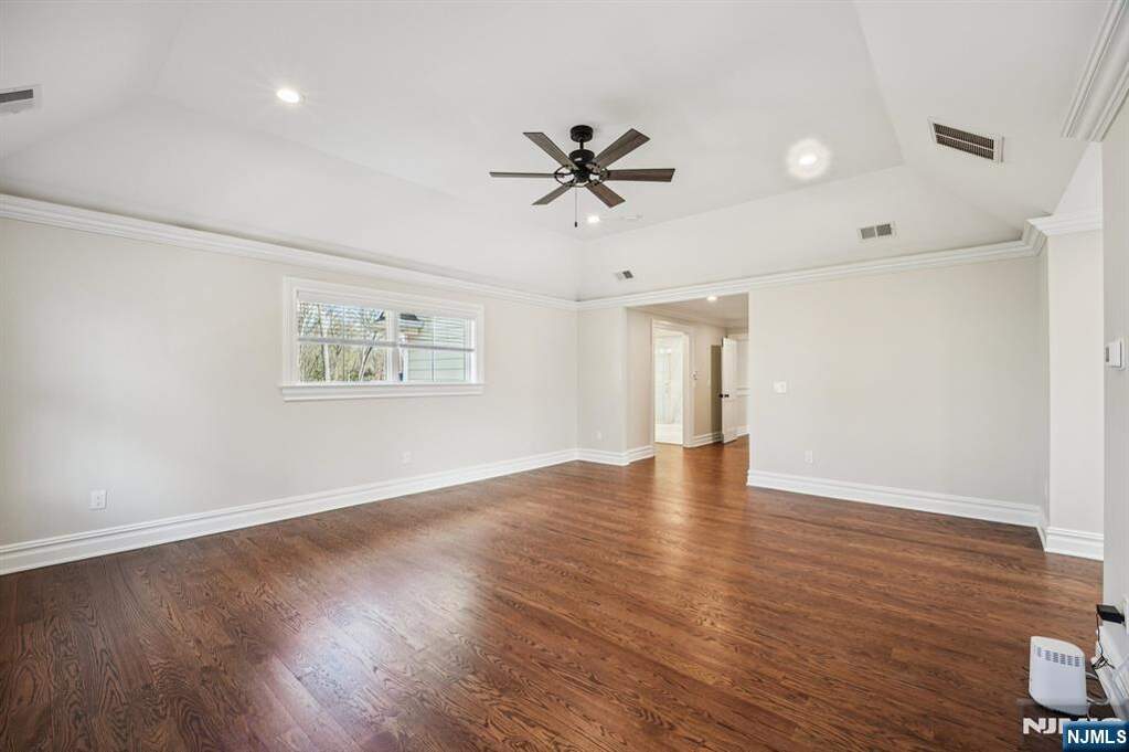 4 Bedroom Single Family Home/House's Image 37