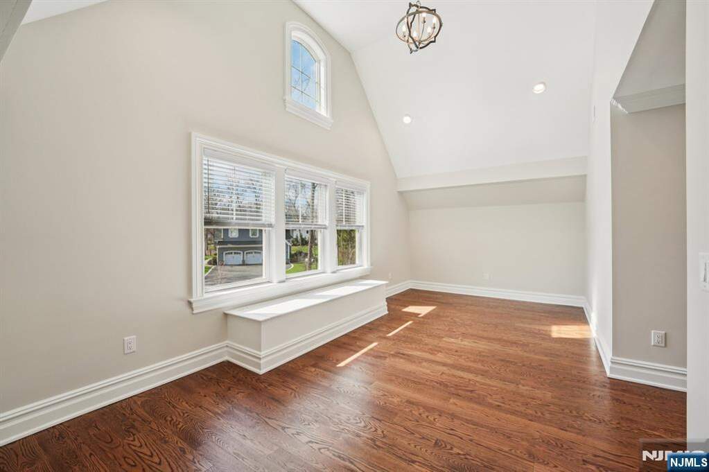 4 Bedroom Single Family Home/House's Image 38
