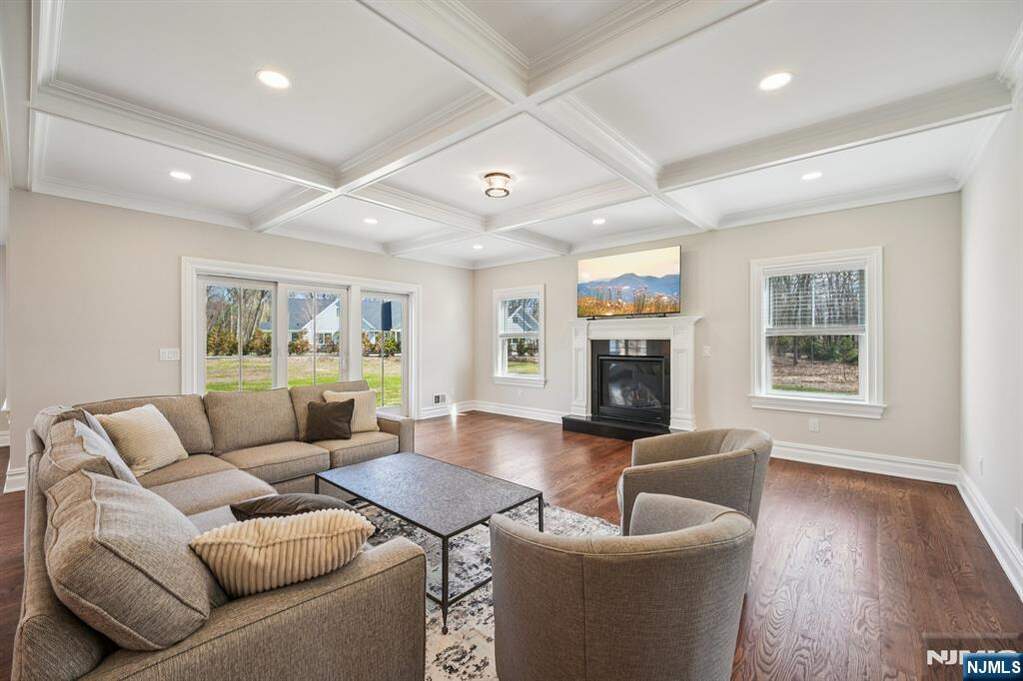4 Bedroom Single Family Home/House's Image 6