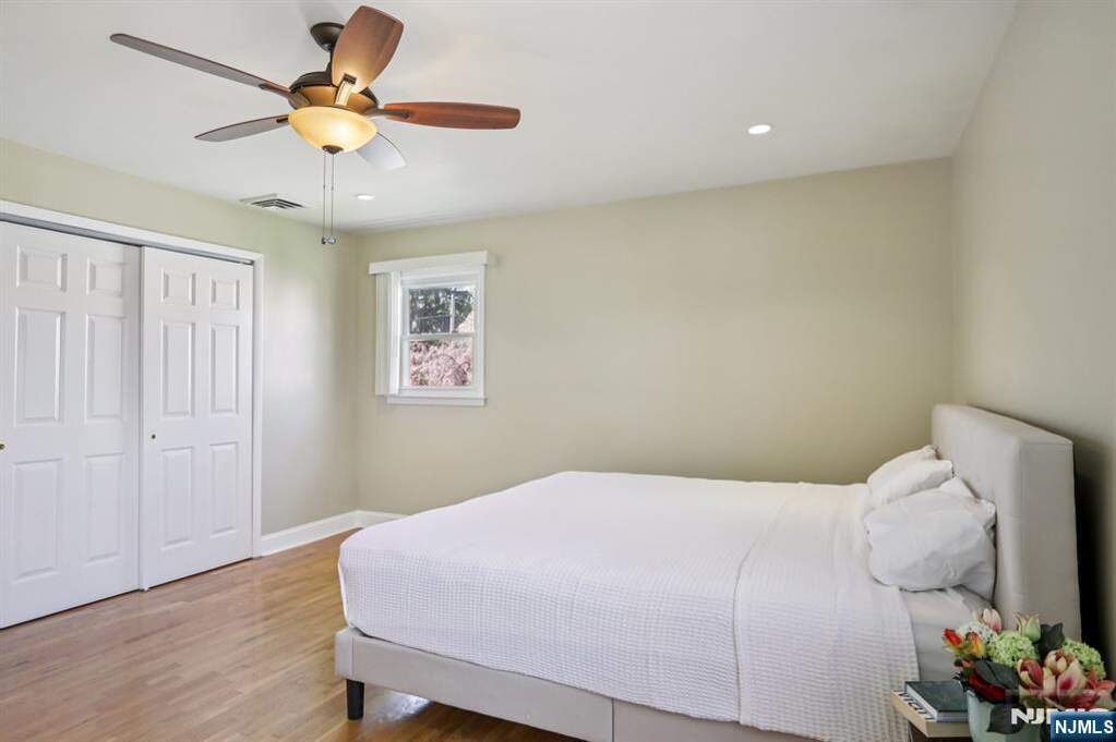 5 Bedroom Single Family Home/House's Image 20