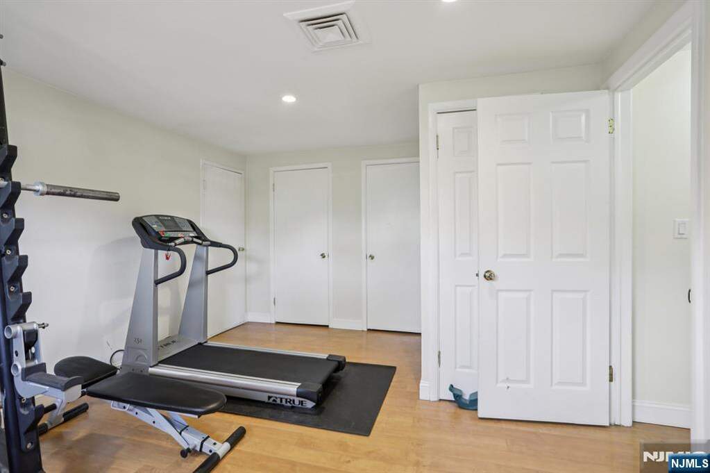 5 Bedroom Single Family Home/House's Image 26