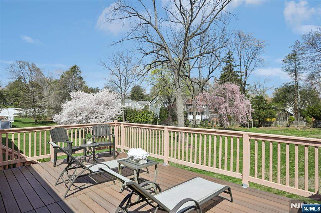 5 Bedroom Single Family Home/House's Image 35