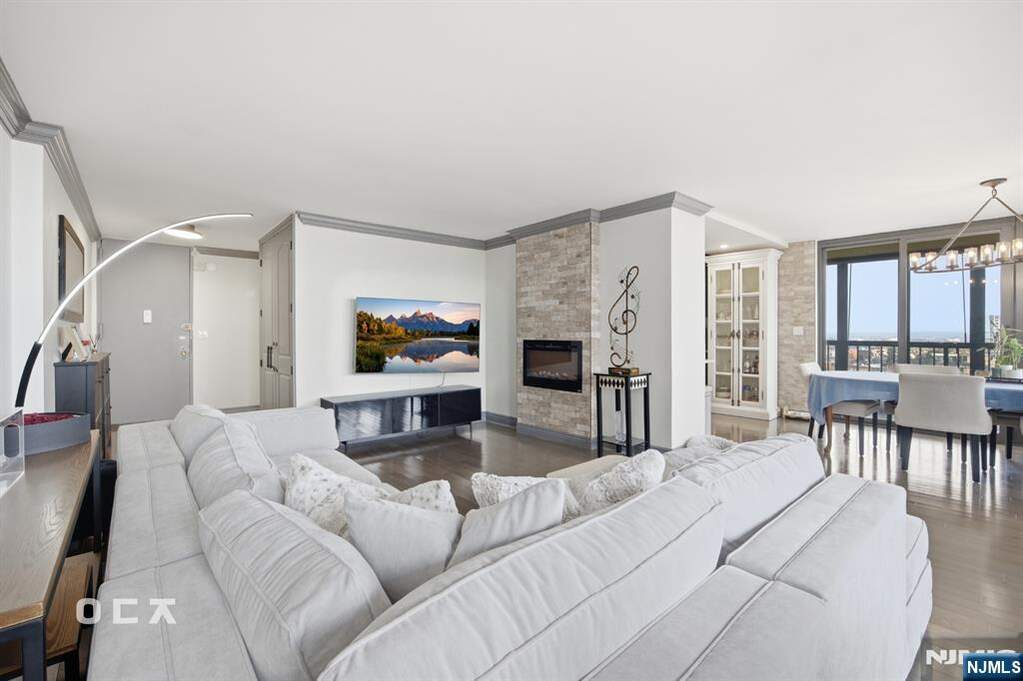 2 Bedroom Apartment/Flat's Image 4