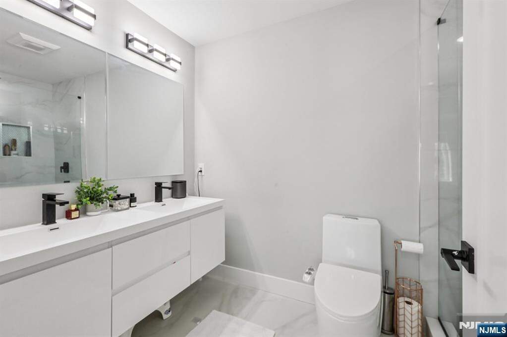 4 Bedroom Apartment/Flat's Image 37