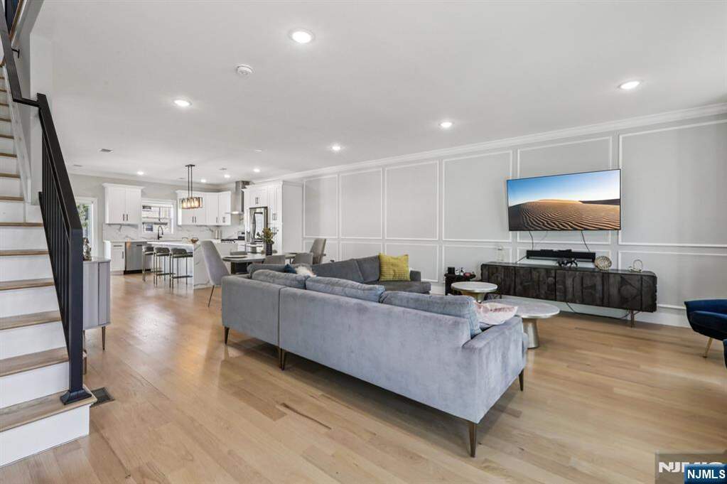 4 Bedroom Apartment/Flat's Image 5