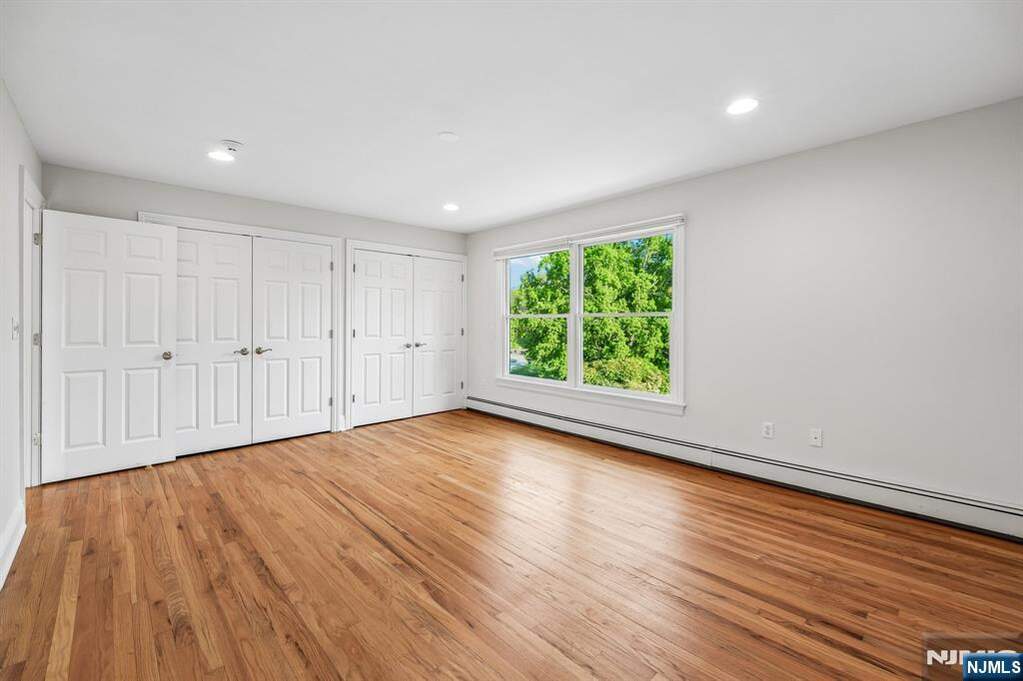 5 Bedroom Single Family Home/House's Image 22