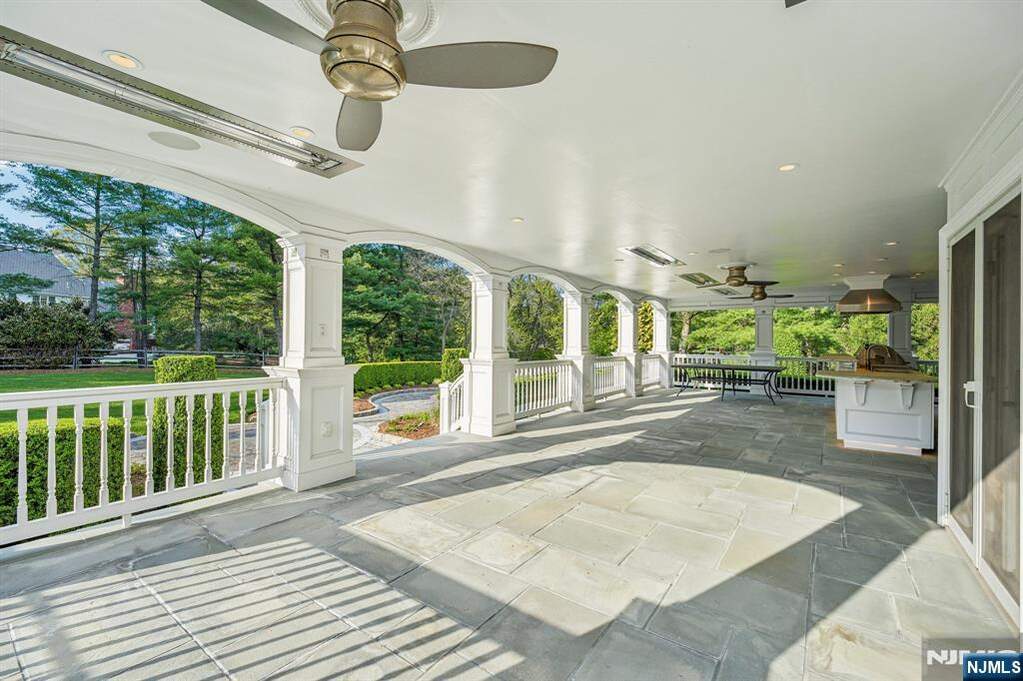 5 Bedroom Single Family Home/House's Image 28