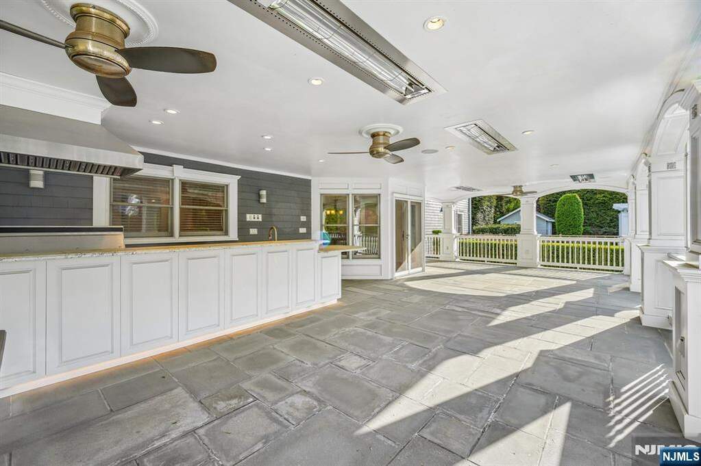 5 Bedroom Single Family Home/House's Image 30