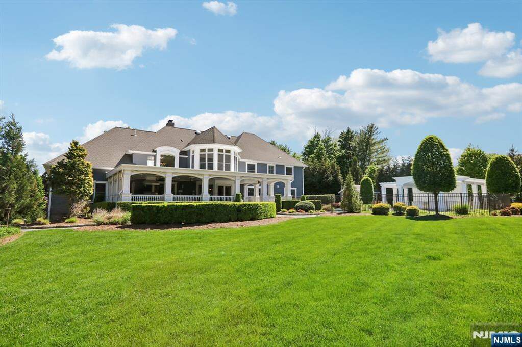 5 Bedroom Single Family Home/House's Image 35