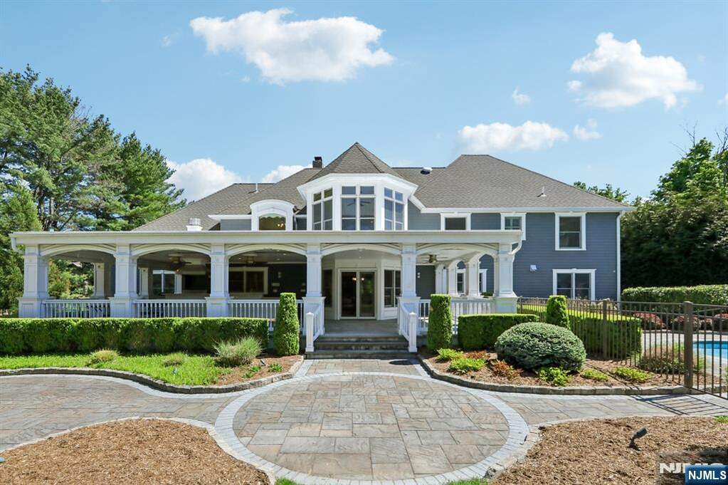 5 Bedroom Single Family Home/House's Image 42