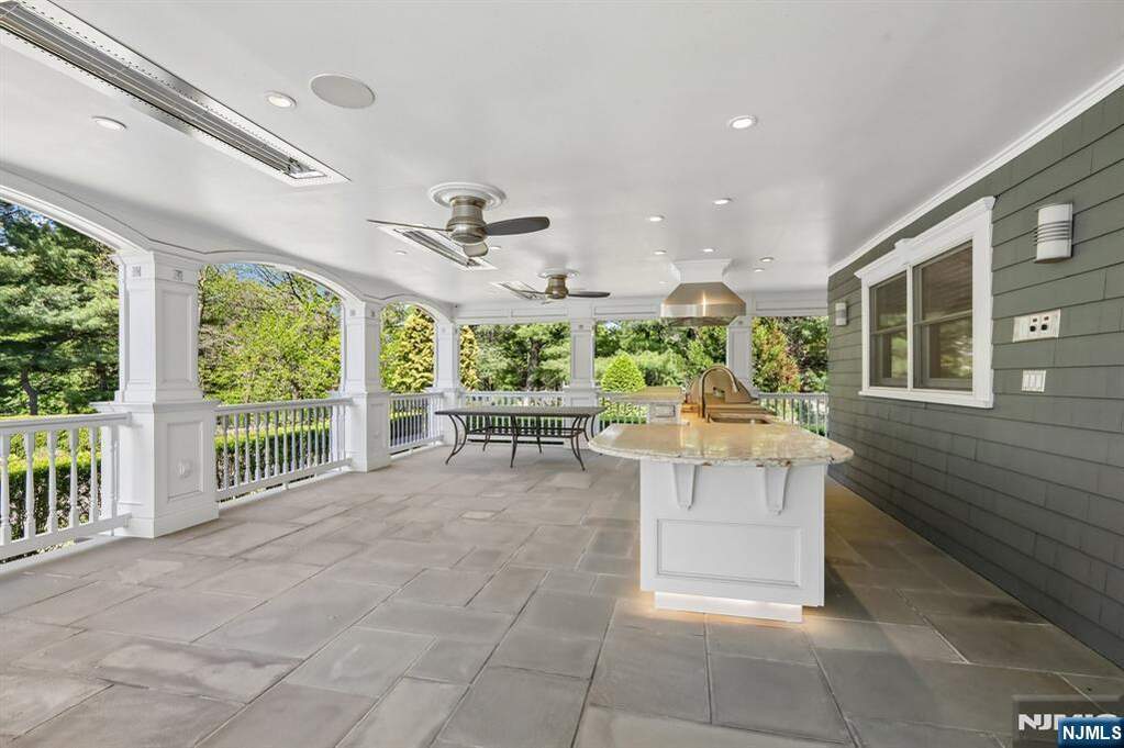 5 Bedroom Single Family Home/House's Image 43