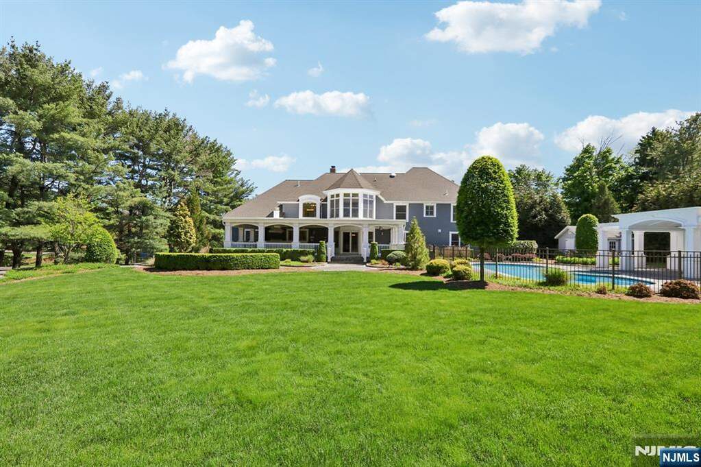 5 Bedroom Single Family Home/House's Image 44