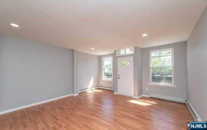 10 Bedroom Multi Unit's Image 14