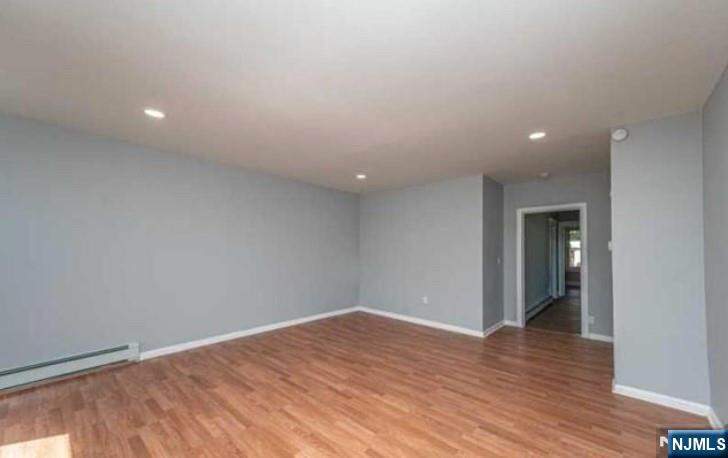 10 Bedroom Multi Unit's Image 15
