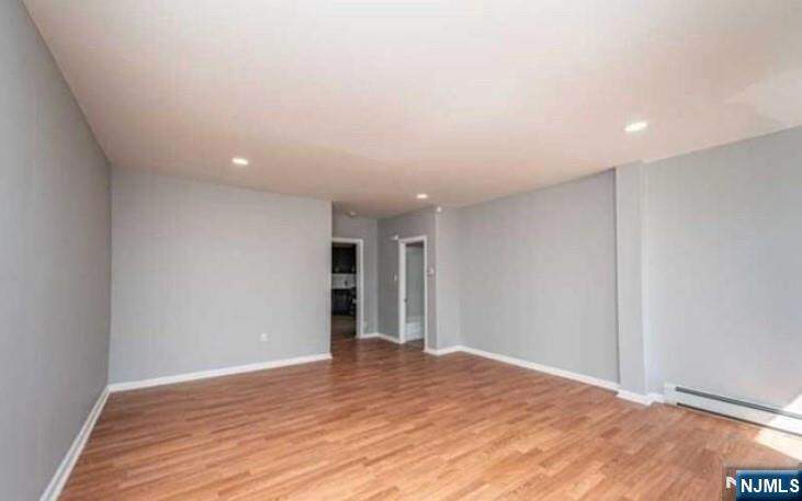 10 Bedroom Multi Unit's Image 16