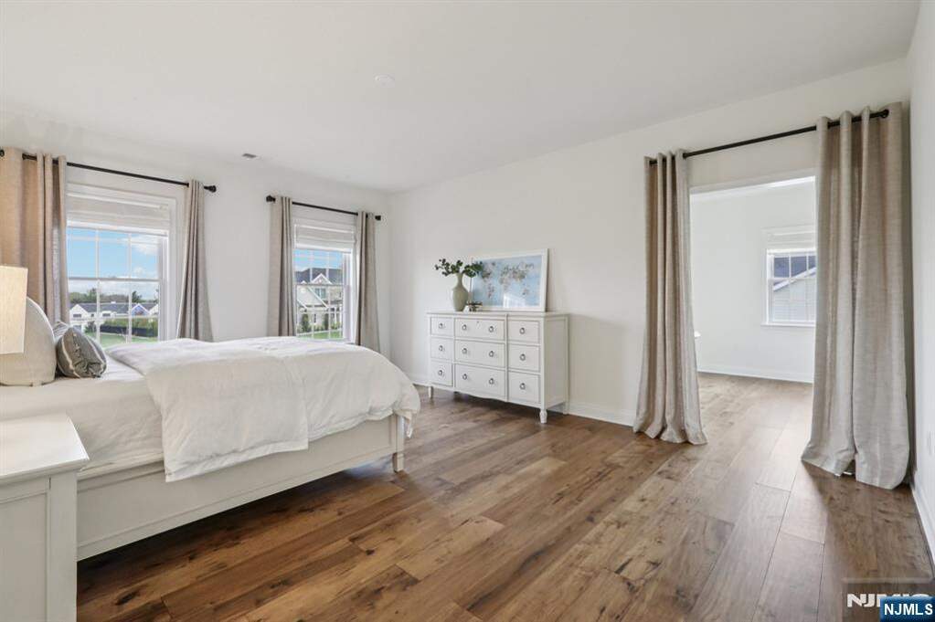 5 Bedroom Single Family Home/House's Image 15