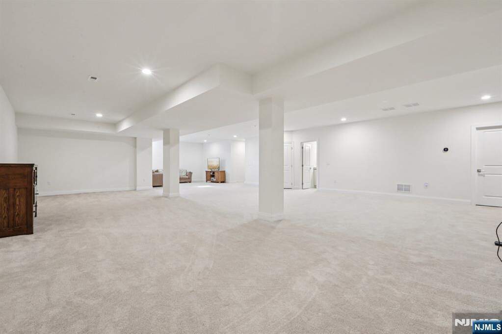 5 Bedroom Single Family Home/House's Image 26