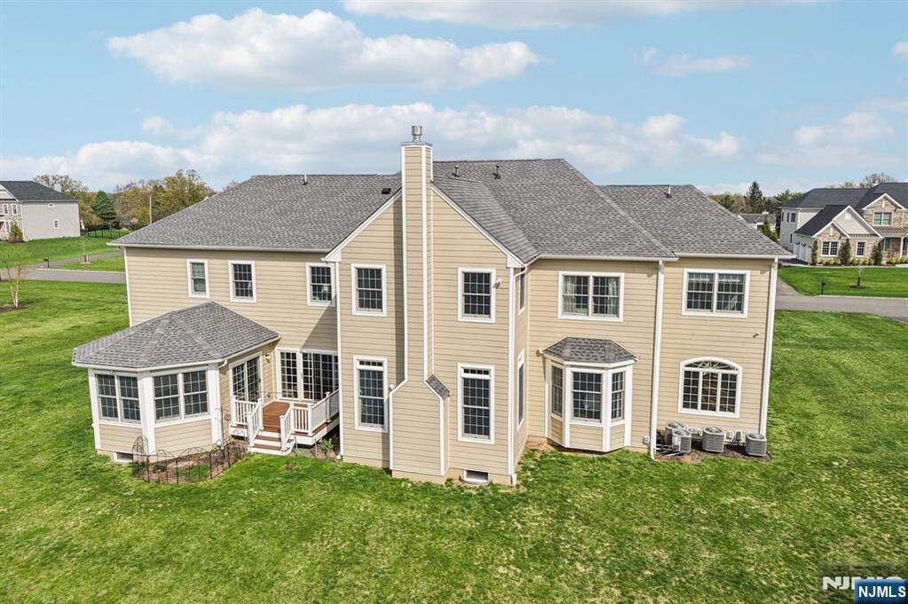 5 Bedroom Single Family Home/House's Image 30
