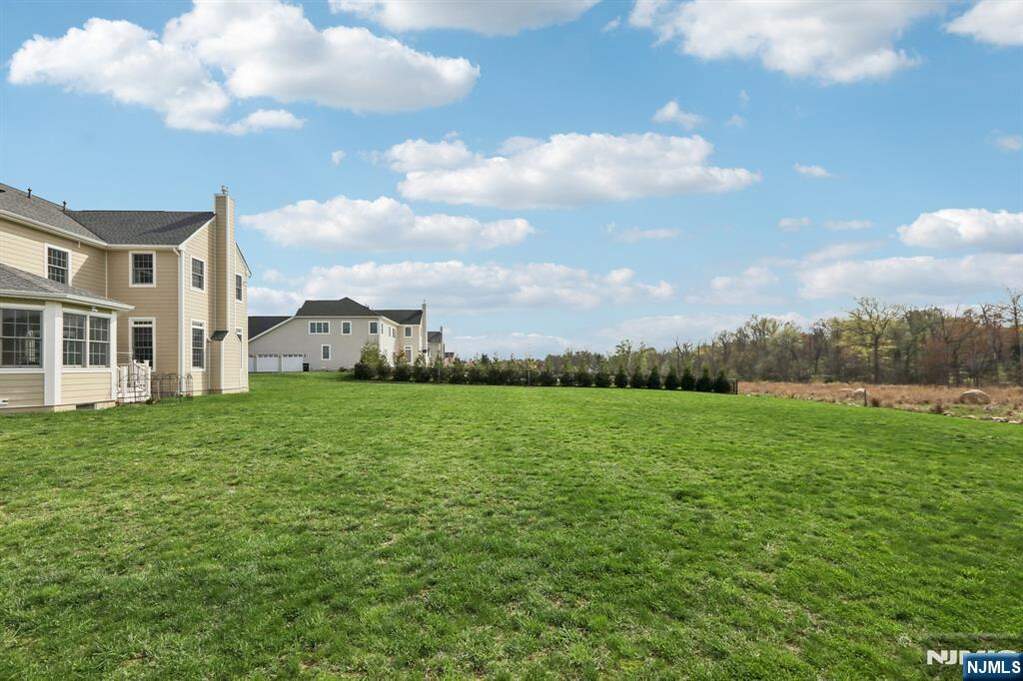 5 Bedroom Single Family Home/House's Image 34