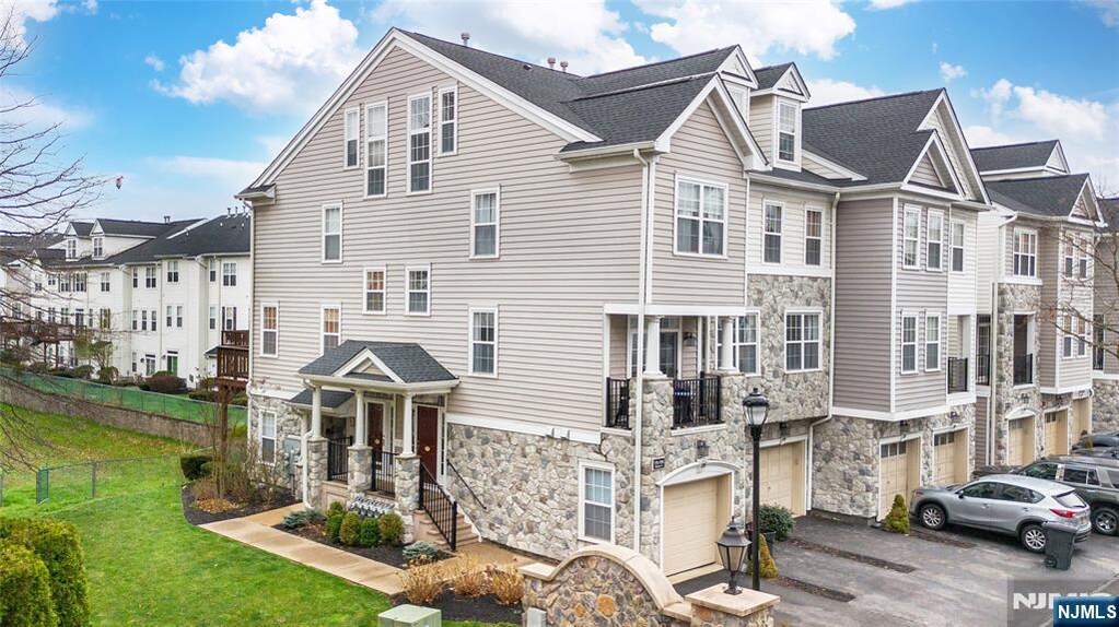 2 Bedroom Villa/Townhouse's Image 18