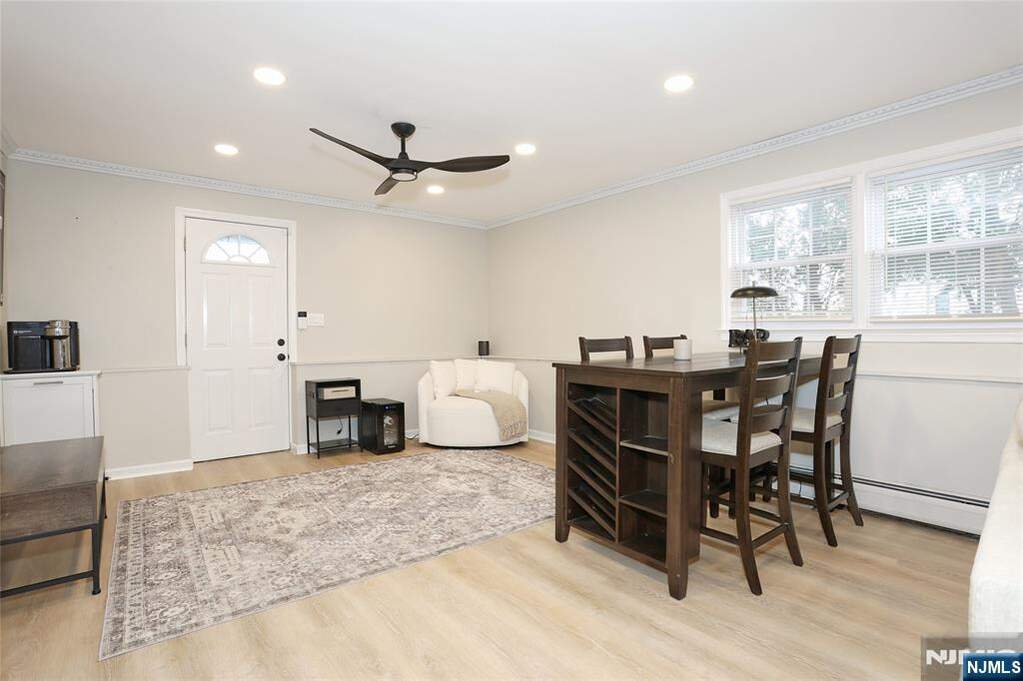 4 Bedroom Single Family Home/House's Image 7