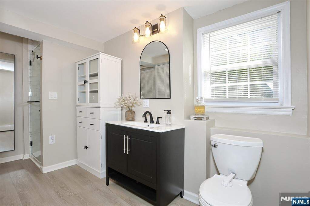 4 Bedroom Single Family Home/House's Image 10