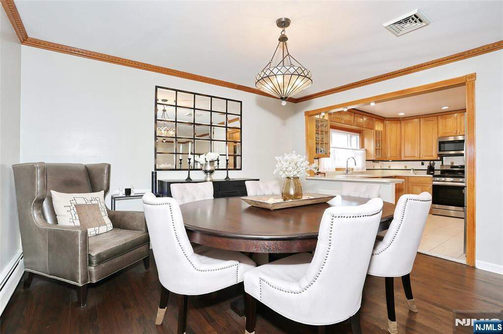 4 Bedroom Single Family Home/House's Image 20