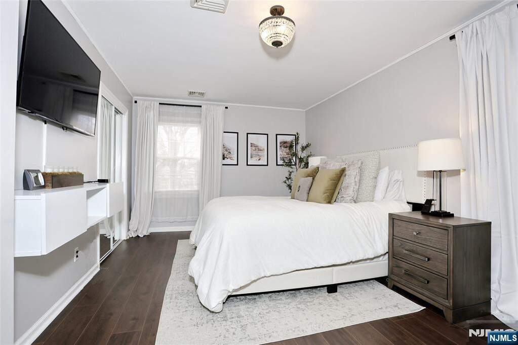 4 Bedroom Single Family Home/House's Image 26