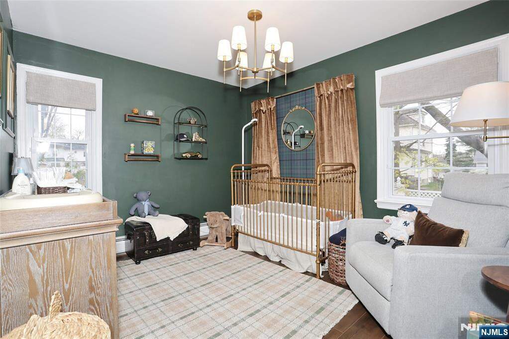 4 Bedroom Single Family Home/House's Image 31