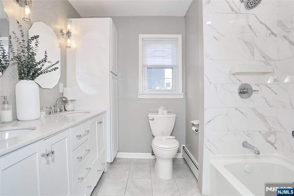 4 Bedroom Single Family Home/House's Image 33