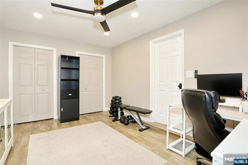 4 Bedroom Single Family Home/House's Image 3
