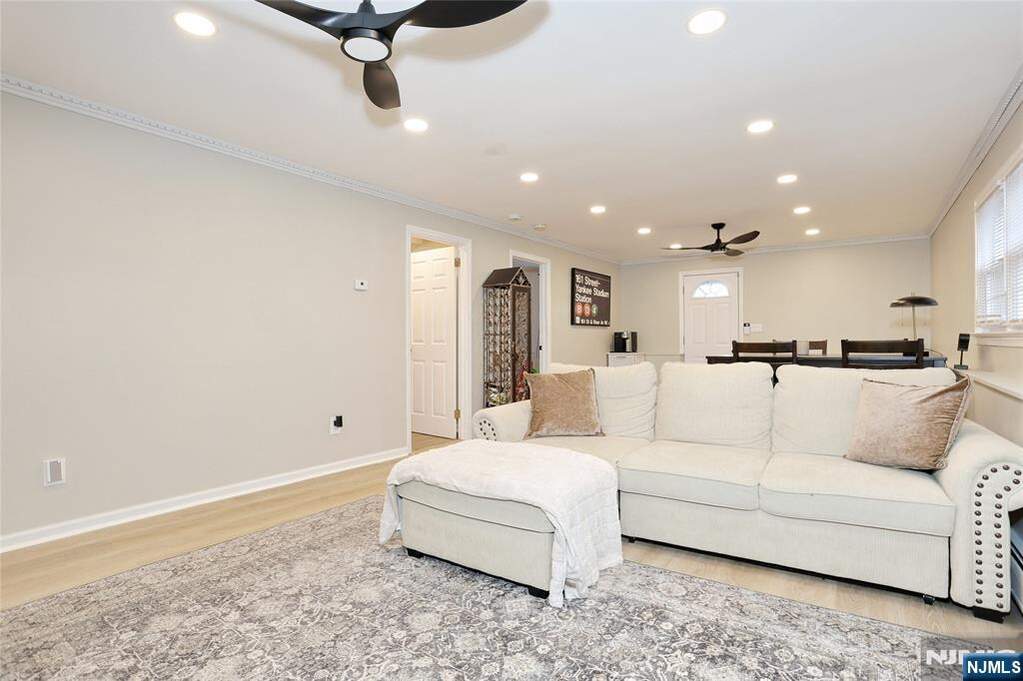 4 Bedroom Single Family Home/House's Image 6