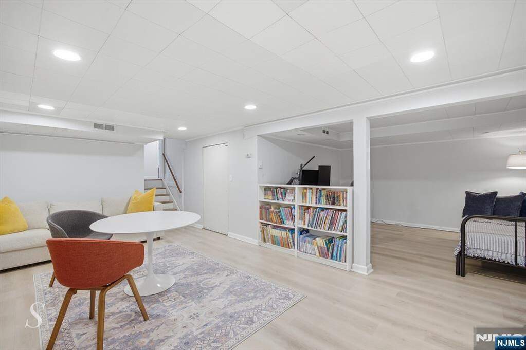 4 Bedroom Single Family Home/House's Image 19