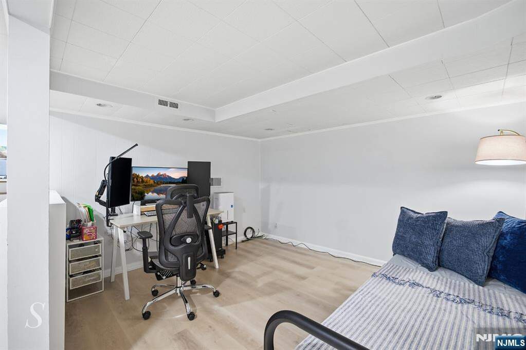 4 Bedroom Single Family Home/House's Image 20