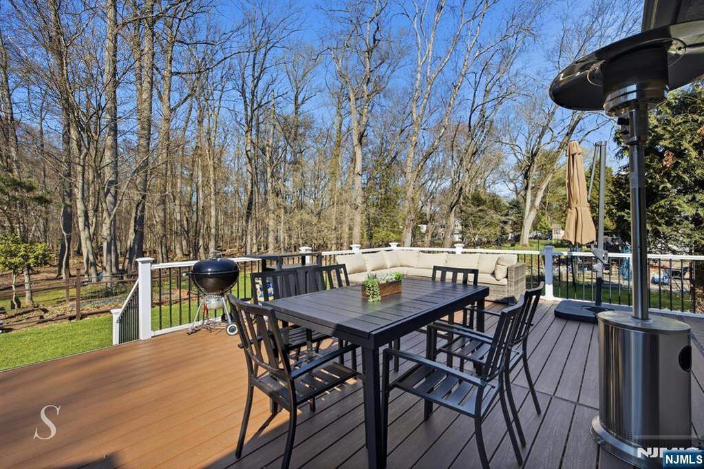 4 Bedroom Single Family Home/House's Image 22