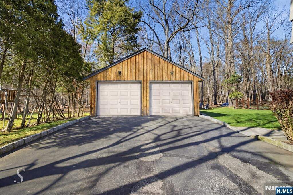 4 Bedroom Single Family Home/House's Image 26