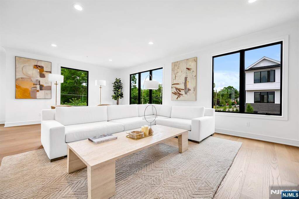 3 Bedroom Villa/Townhouse's Image 17