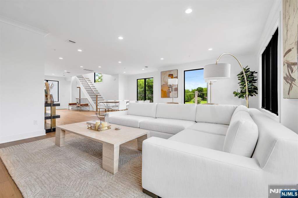3 Bedroom Villa/Townhouse's Image 18