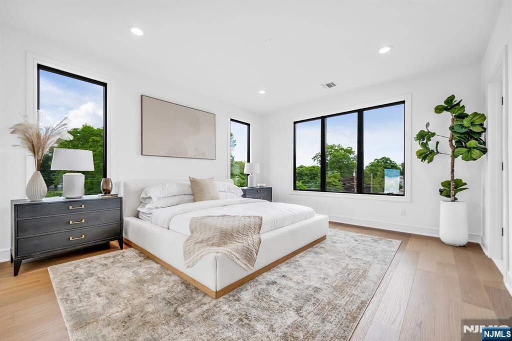 3 Bedroom Villa/Townhouse's Image 21