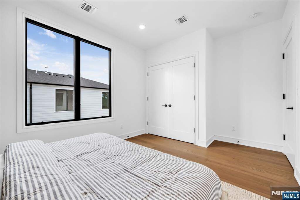 3 Bedroom Villa/Townhouse's Image 31