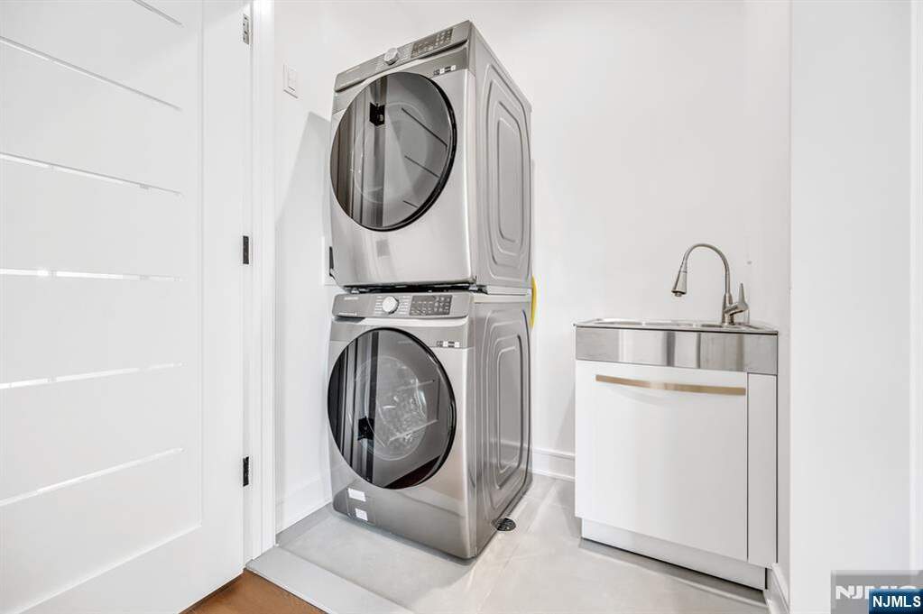 3 Bedroom Villa/Townhouse's Image 33