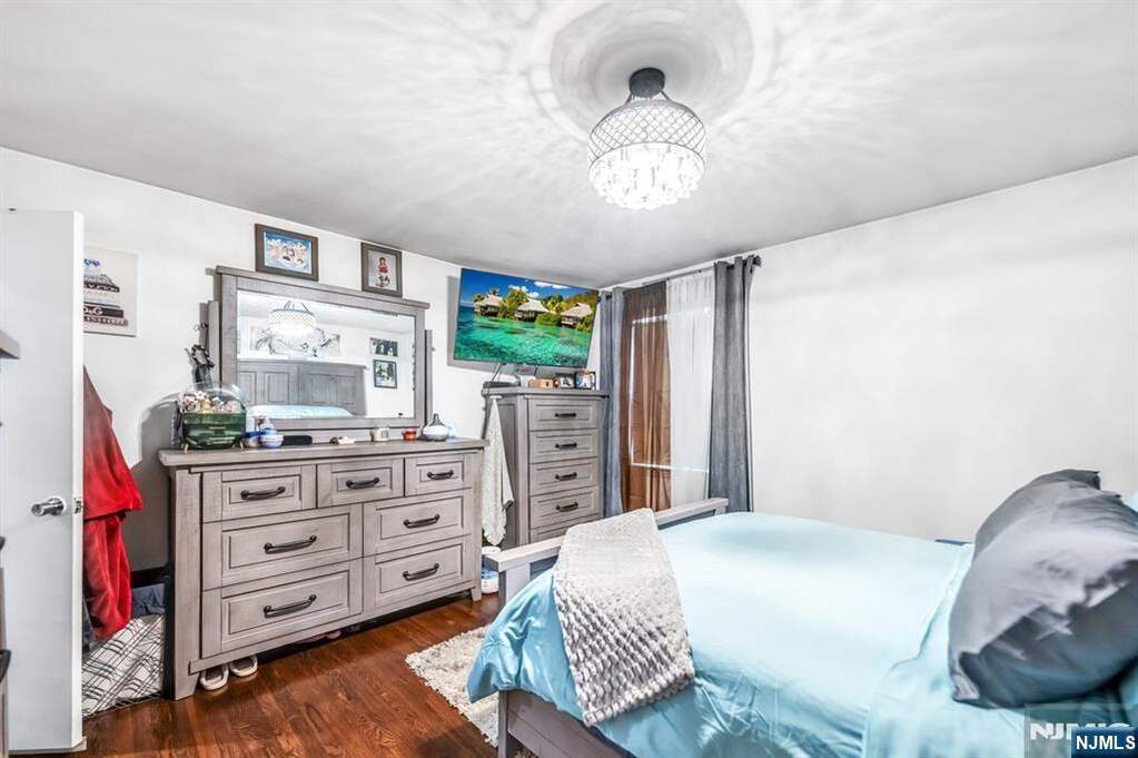 3 Bedroom Single Family Home/House's Image 7
