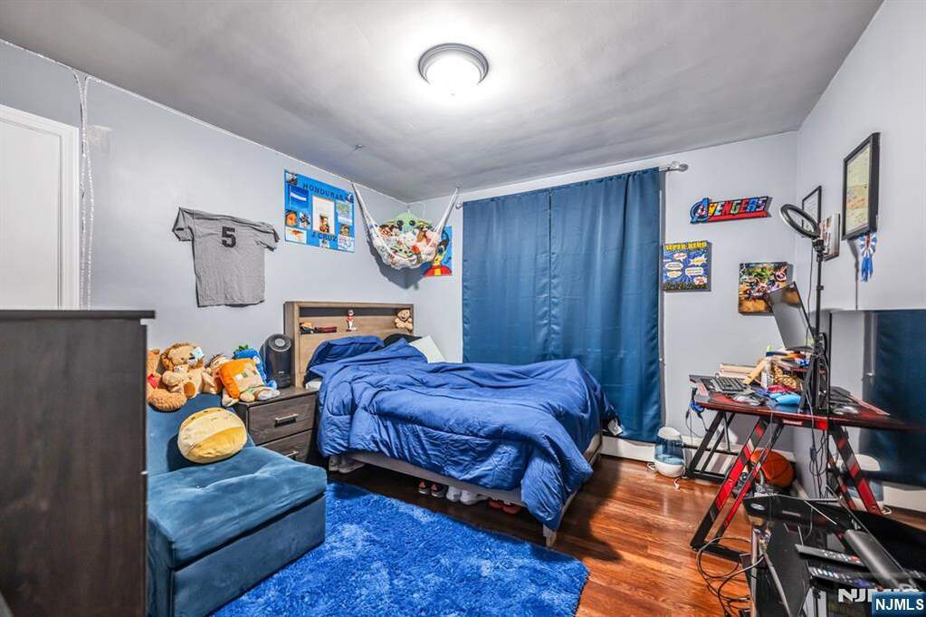 3 Bedroom Single Family Home/House's Image 9
