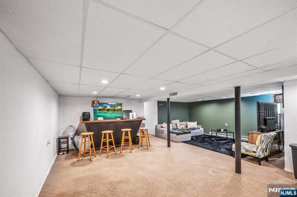 3 Bedroom Single Family Home/House's Image 11