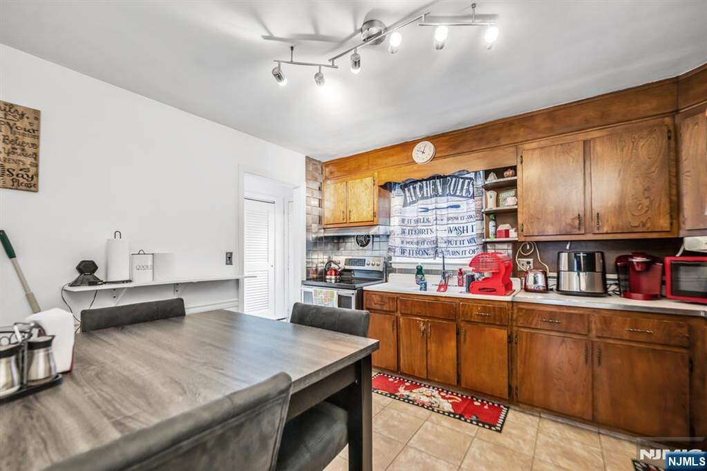 3 Bedroom Single Family Home/House's Image 4